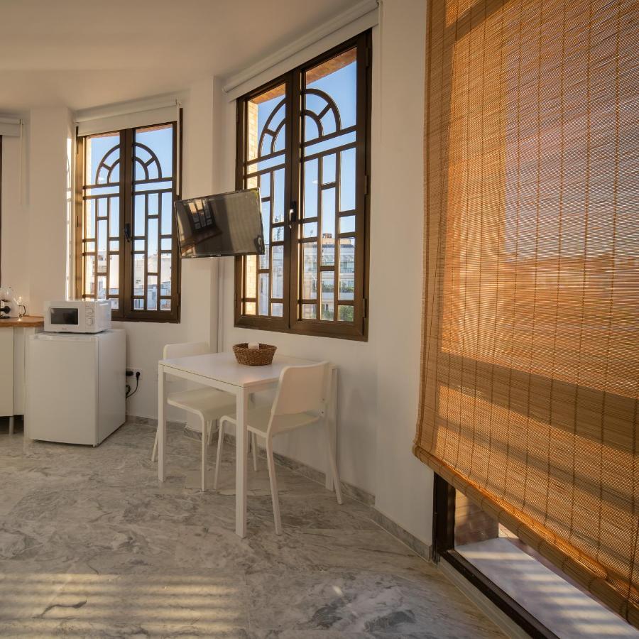 Conjunto De Apartamentos Antiguo Palacio Hotel Paris Huelva Luaran gambar