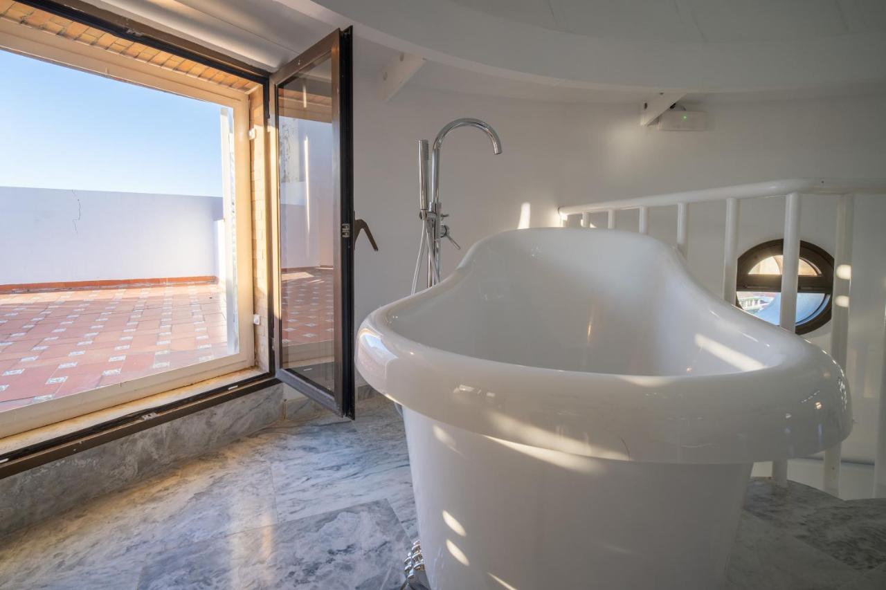 Conjunto De Apartamentos Antiguo Palacio Hotel Paris Huelva Luaran gambar